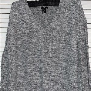 H&M grey/blk/white woven v-neck sweater